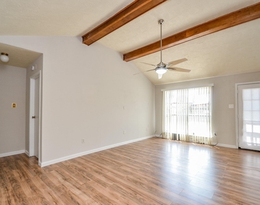7623 Kite Hill Drive - Photo Thumbnail 3