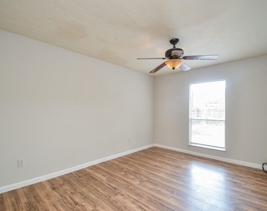 7623 Kite Hill Drive - Photo Thumbnail 19