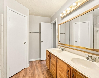 7623 Kite Hill Drive - Photo Thumbnail 21