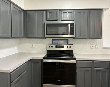 17034 Coachmaker Drive - Photo Thumbnail 7