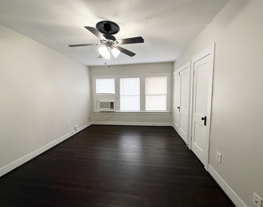 1136 Berthea Street - Photo Thumbnail 2