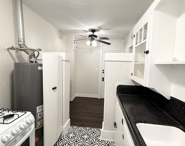 1136 Berthea Street - Photo Thumbnail 11