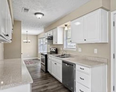 13330 Cologne Drive - Photo Thumbnail 7