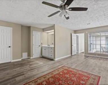 13330 Cologne Drive - Photo Thumbnail 4