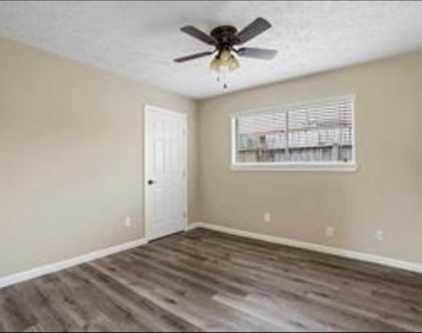 13330 Cologne Drive - Photo Thumbnail 8
