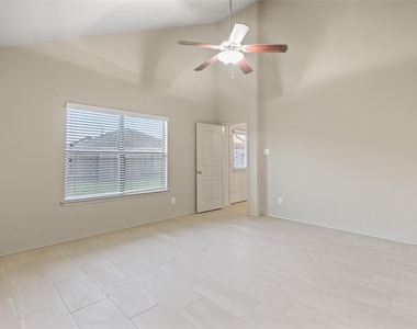 2414 Fall Aster Drive - Photo Thumbnail 10