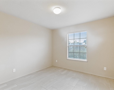 2414 Fall Aster Drive - Photo Thumbnail 13