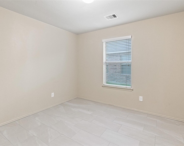 2414 Fall Aster Drive - Photo Thumbnail 12