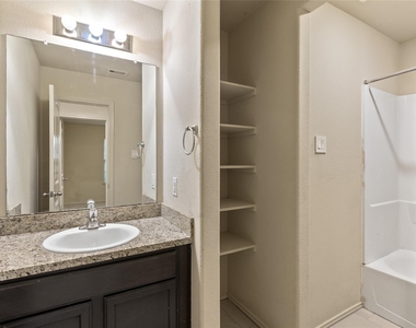 2414 Fall Aster Drive - Photo Thumbnail 14