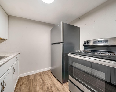 217 Johnson Street - Photo Thumbnail 15