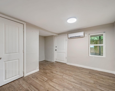217 Johnson Street - Photo Thumbnail 16