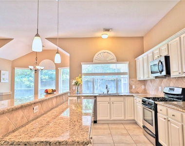 4530 Springfield Lakes Street - Photo Thumbnail 8