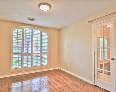 4530 Springfield Lakes Street - Photo Thumbnail 27