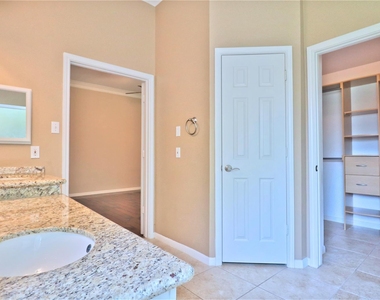 4530 Springfield Lakes Street - Photo Thumbnail 16