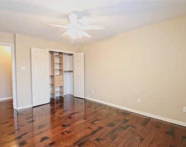 4530 Springfield Lakes Street - Photo Thumbnail 23