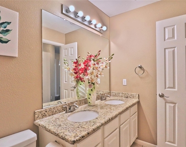 4530 Springfield Lakes Street - Photo Thumbnail 24
