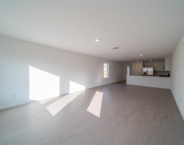 6851 Eastern Cottonwood Lane - Photo Thumbnail 12