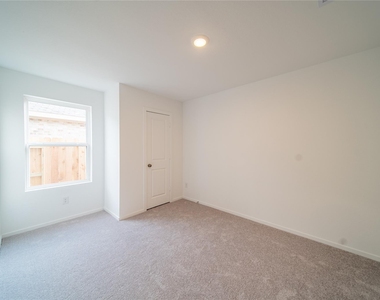 6851 Eastern Cottonwood Lane - Photo Thumbnail 26