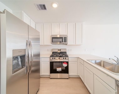6851 Eastern Cottonwood Lane - Photo Thumbnail 7