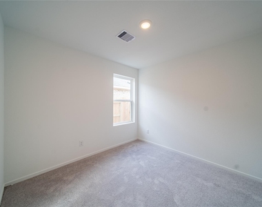 6851 Eastern Cottonwood Lane - Photo Thumbnail 24