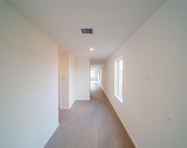 6851 Eastern Cottonwood Lane - Photo Thumbnail 5