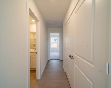 6851 Eastern Cottonwood Lane - Photo Thumbnail 21