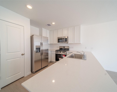 6851 Eastern Cottonwood Lane - Photo Thumbnail 8