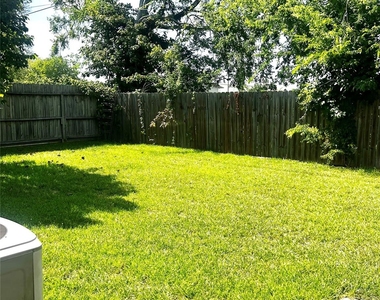 11718 Zarroll Drive - Photo Thumbnail 11