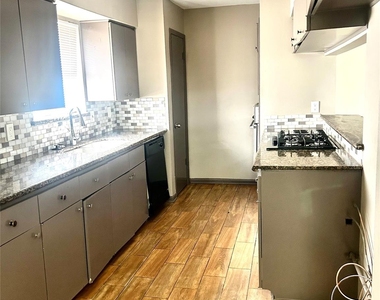11718 Zarroll Drive - Photo Thumbnail 4