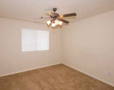 13607 Manor Crest Lane - Photo Thumbnail 22