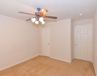 13607 Manor Crest Lane - Photo Thumbnail 20
