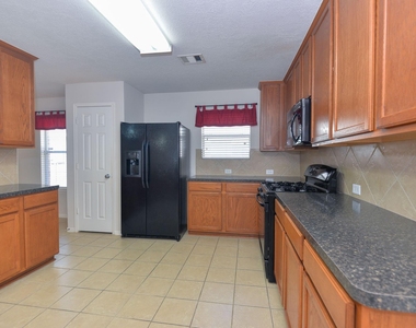 13607 Manor Crest Lane - Photo Thumbnail 7
