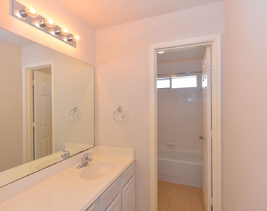 13607 Manor Crest Lane - Photo Thumbnail 17