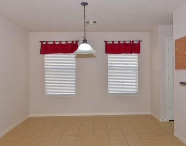 13607 Manor Crest Lane - Photo Thumbnail 10