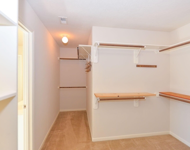 13607 Manor Crest Lane - Photo Thumbnail 14