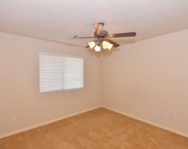13607 Manor Crest Lane - Photo Thumbnail 19