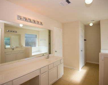 13607 Manor Crest Lane - Photo Thumbnail 13