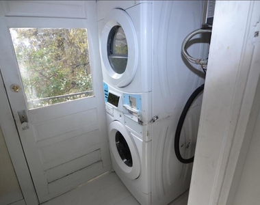 1517 Bonnie Brae Street - Photo Thumbnail 16