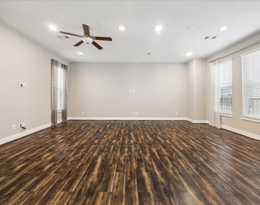 1218 W 23rd Street - Photo Thumbnail 4
