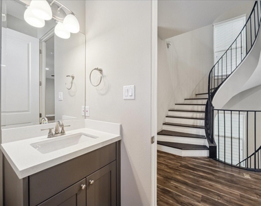 1218 W 23rd Street - Photo Thumbnail 14