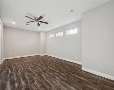 1218 W 23rd Street - Photo Thumbnail 8