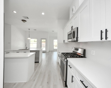 10850 White Oak Point Court - Photo Thumbnail 25