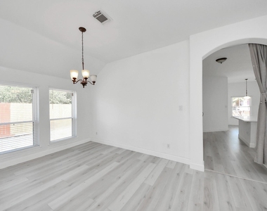 10850 White Oak Point Court - Photo Thumbnail 12