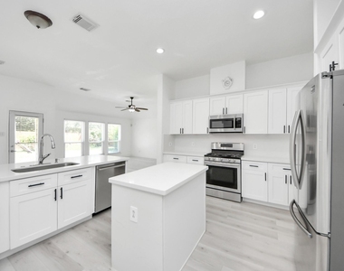10850 White Oak Point Court - Photo Thumbnail 34