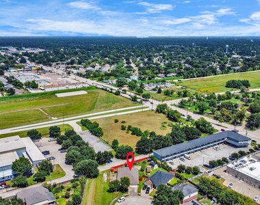 10850 White Oak Point Court - Photo Thumbnail 3