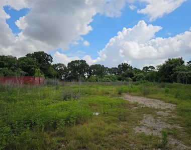 6007 Van Zandt Street - Photo Thumbnail 5