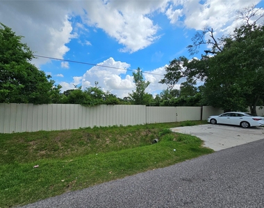 6007 Van Zandt Street - Photo Thumbnail 12