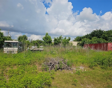 6007 Van Zandt Street - Photo Thumbnail 6