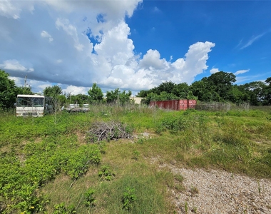 6007 Van Zandt Street - Photo Thumbnail 4
