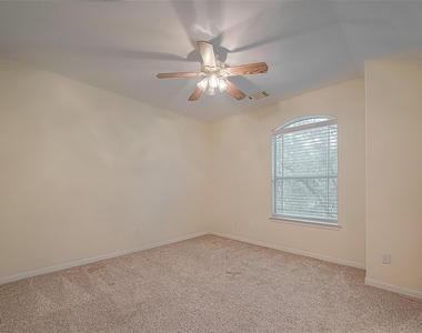 3218 Twinmont Lane - Photo Thumbnail 24